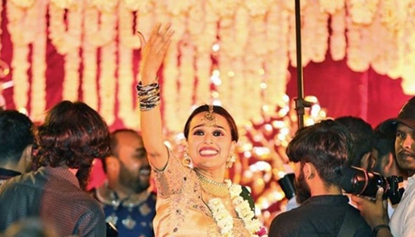 Swara Bhaskar, Swara Brother Ishaan Bhasker, Swara brother got married, swara dancing in veere di wedding, see wonderful pictures of swara bhasker, graceful swara bhasker in wedding, entertainmnet news, bollywood nws, television news, entertainmnet news, bollywood nws, television news