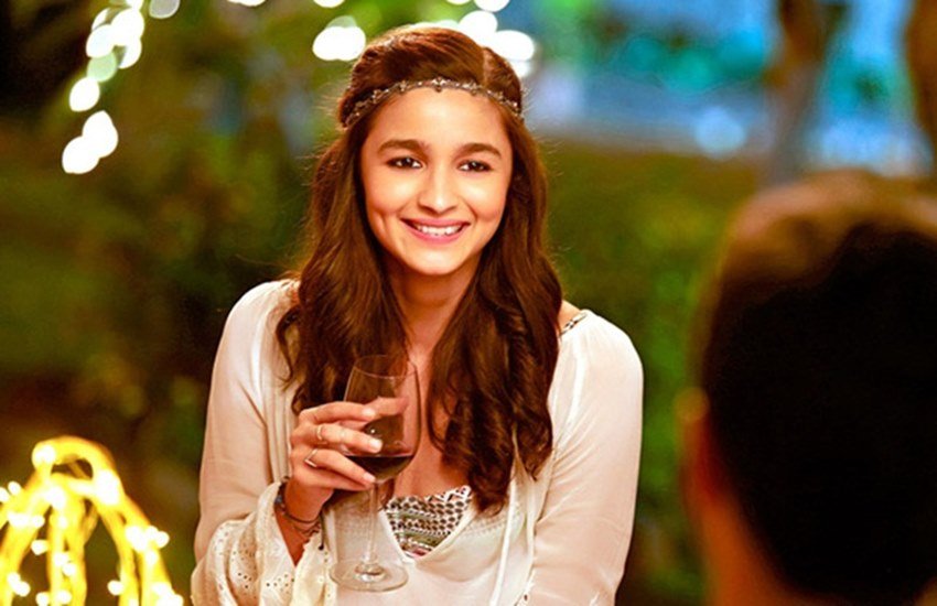 Aalia Bhatt, Aalia Bhatt Birthday, Aalia Bhatt Photos, Aalia Bhatt Pictures, Aalia Bhatt Hot Pics, Aalia Bhatt Images, Aalia Bhatt Movies, Aalia Bhatt Date of Birth, Aalia Bhatt Family, Aalia Bhatt Full Profile, Aalia Bhatt Unknown Facts, Aalia Bhatt Interesting Facts