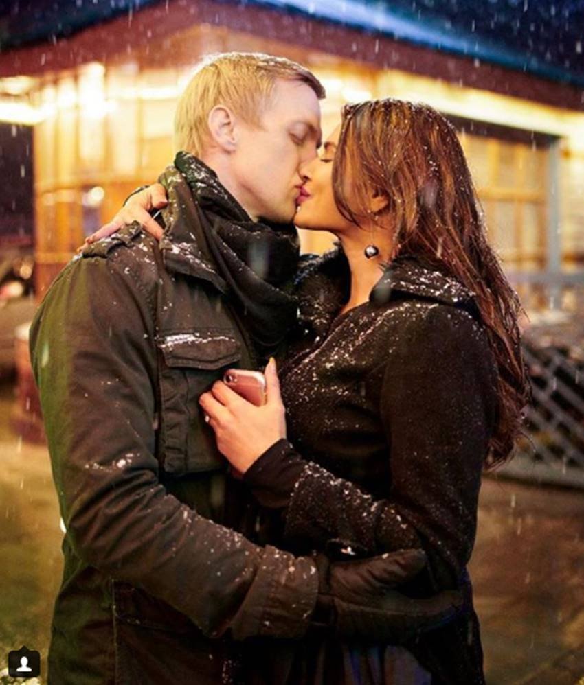 Aashka Goradia, Aashka Goradia pics, Aashka Goradia photos, Aashka Goradia pictures, Aashka Goradia husband, Brent Goble, Brent Goble pics, Brent Goble photos, Brent Goble pictures, Brent Goble wife, Intimate Photos, Intimate Photos of stars, Intimate Photos of tv actors, Intimate Photos of celebrities, Intimate Photos on Social Media, Tv Actress Aashka Goradia, Tv Actress Aashka Goradia pics, Tv Actress Aashka Goradia photos, photo gallery