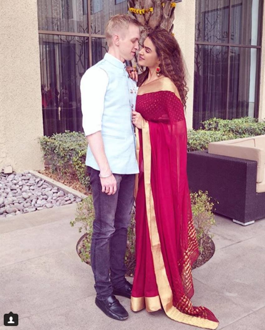 Aashka Goradia, Aashka Goradia pics, Aashka Goradia photos, Aashka Goradia pictures, Aashka Goradia husband, Brent Goble, Brent Goble pics, Brent Goble photos, Brent Goble pictures, Brent Goble wife, Intimate Photos, Intimate Photos of stars, Intimate Photos of tv actors, Intimate Photos of celebrities, Intimate Photos on Social Media, Tv Actress Aashka Goradia, Tv Actress Aashka Goradia pics, Tv Actress Aashka Goradia photos, photo gallery