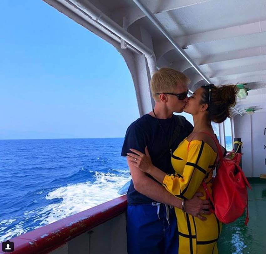 Aashka Goradia, Aashka Goradia pics, Aashka Goradia photos, Aashka Goradia pictures, Aashka Goradia husband, Brent Goble, Brent Goble pics, Brent Goble photos, Brent Goble pictures, Brent Goble wife, Intimate Photos, Intimate Photos of stars, Intimate Photos of tv actors, Intimate Photos of celebrities, Intimate Photos on Social Media, Tv Actress Aashka Goradia, Tv Actress Aashka Goradia pics, Tv Actress Aashka Goradia photos, photo gallery