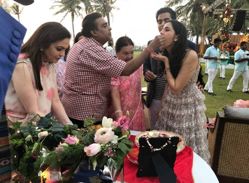 Akash Ambani, Akash Ambani wedding, Akash Ambani marriage, Akash Ambani fiancee, Akash Ambani weds, Akash Ambani pics, Akash Ambani photos, Akash Ambani pictures, Shloka Mehta, Shloka Mehta pics, Shloka Mehta photos, Shloka Mehta pictures, Shloka Mehta husband, Shloka Mehta wedding, Shloka Mehta marriage, Shloka Mehta fiancee, Mukesh Ambani, Mukesh Ambani Son, Mukesh Ambani Son Akash Ambani, photo gallery