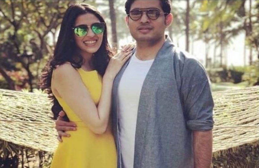 मुकेश अंबानी के बेटे आकाश अंबानी और उनकी मंगेतर श्लोका मेहता। (फोटो सोर्स- इंस्टाग्राम)