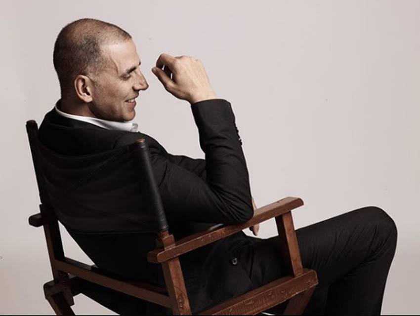 Akshay Kumar, Twinkle Khanna, Sanjay Dutt, Maanayata Dutt, Siddharth Malhotra, Alia Bhatt, Ajay Devgn, Kajol, Siddharth Roy Kapur, Vidya Balan, Raj Kundra, Shilpa Shetty, Bollywood celebs, Bollywood celebs gifts, Bollywood celebs photos, gifts to wife, Akshay Kumar gifts, Ajay Devgn gifts, photo gallery