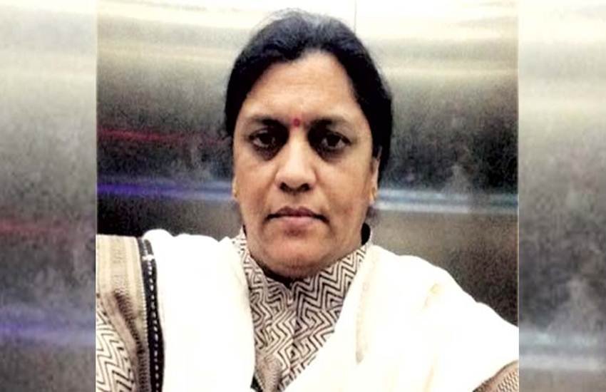 अमी याज्ञनिक को कांग्रेस ने गुजरात से राज्यसभा का उम्मीदवार बनाया है। ये गुजरात हाईकोर्ट में वकालत करती हैं। कांग्रेस ने 2012 में इन्हें प्रवक्ता बनाया था। ऑल इंडिया फेडरेशन ऑफ वूमेन लॉयर्स की अध्यक्ष रह चुकी हैं। राष्ट्रीय महिला आयोग में भी सदस्य रह चुकी हैं। (फोटो-फेसबुक)