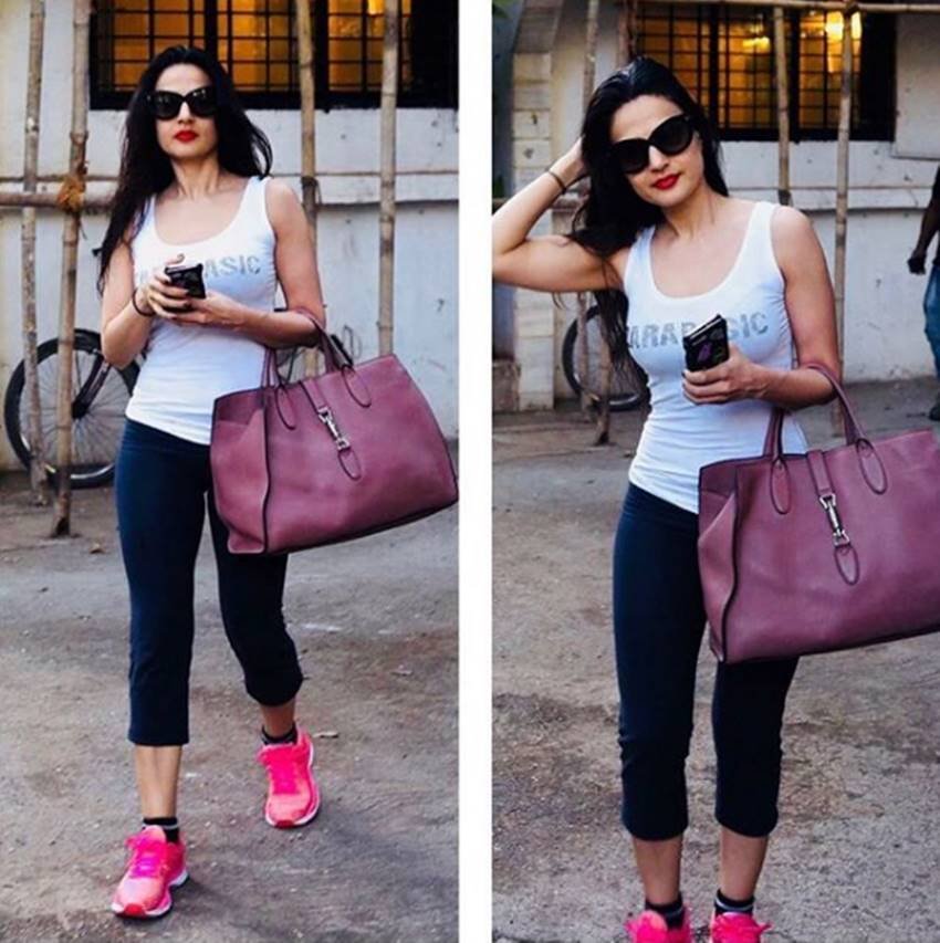 Ameesha Patel, Ameesha Patel pics, Ameesha Patel photos, Ameesha Patel pictures, Ameesha Patel hot pics, Ameesha Patel hot photos, Ameesha Patel sexy pics, Ameesha Patel sexy photos, Bollywood Actress Ameesha Patel, Bollywood Actress Ameesha Patel pics, Bollywood Actress Ameesha Patel photos, Being Trolled At Social Media, T-Shirt Photograghs, T-Shirt Photograghs of Ameesha, photo gallery