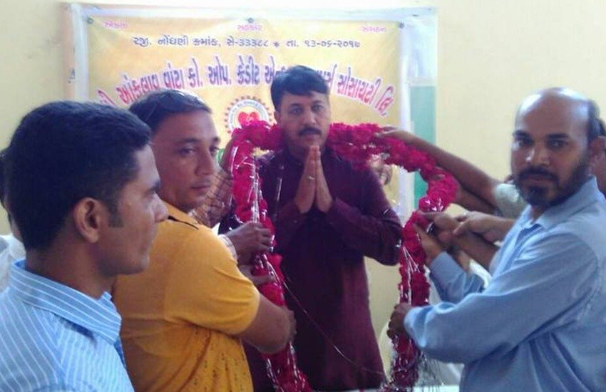 मौजूदा प्रदेश अध्यक्ष भरत सिंह सोलंकी की जगह अब उनके ही चचेरे भाई अमित चावड़ा को गुजरात कांग्रेस का नया अध्यक्ष बनाया गया है। (फोटो-फेसबुक)