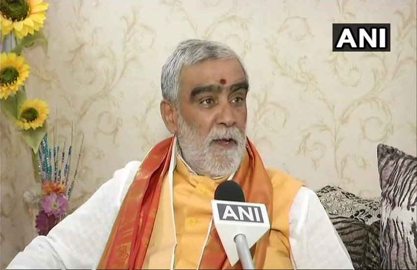 केंद्रीय स्वास्थ्य राज्य मंत्री अश्विनी चौबे ने अपने बेटे और भाजपा नेता अर्जित शाश्वत चौबे का बचाव किया है।