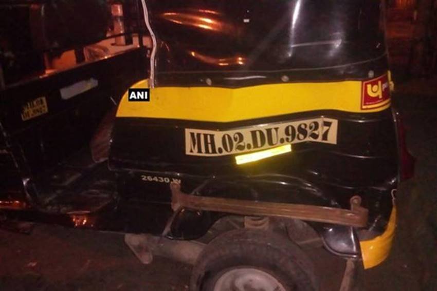 Aditya, Aditya narayan, Aditya narayan case, Aditya narayan rammed, Aditya narayan car, Udit Narayan, Udit Narayan Son, Singer Udit Narayan Son, Autorickshaw, Autorickshaw case, Autorickshaw rammed, Car into An Autorickshaw, Aditya narayan pics, Aditya narayan photos, Aditya narayan pictures, photo gallery