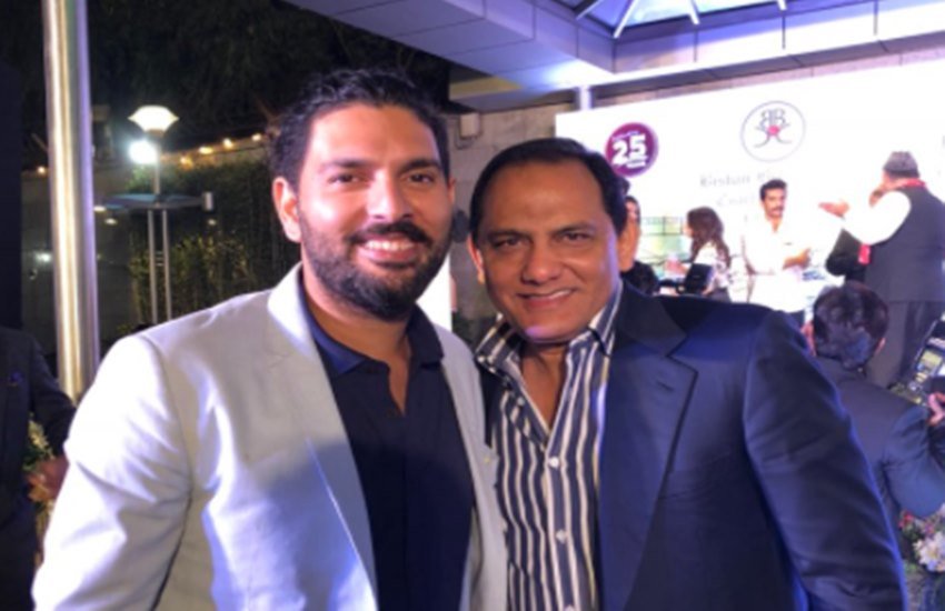 युवराज सिंह के साथ मोहम्‍मद अजहरुद्दीन। (फोटो सोर्स: ट्विटर)