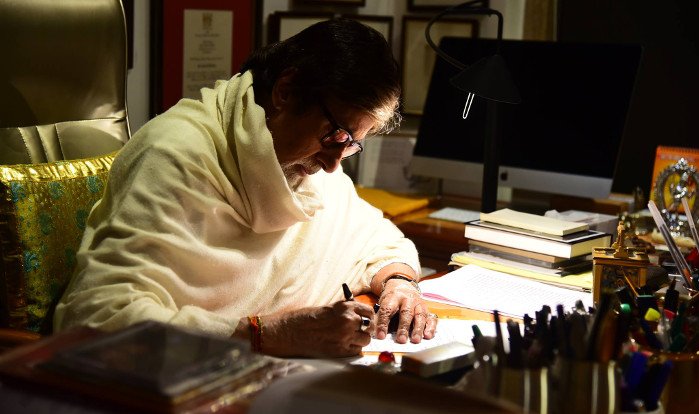 Amitabh Bachchan, Amitabh Bachchan Cars, Amitabh Bachchan Pen, Amitabh Bachchan Mobile Phones, Amitabh Bachchan Wife, Amitabh Bachchan Property, Amitabh Bachchan Property Details, Amitabh Bachchan Movies, Amitabh Bachchan 102 Not Out