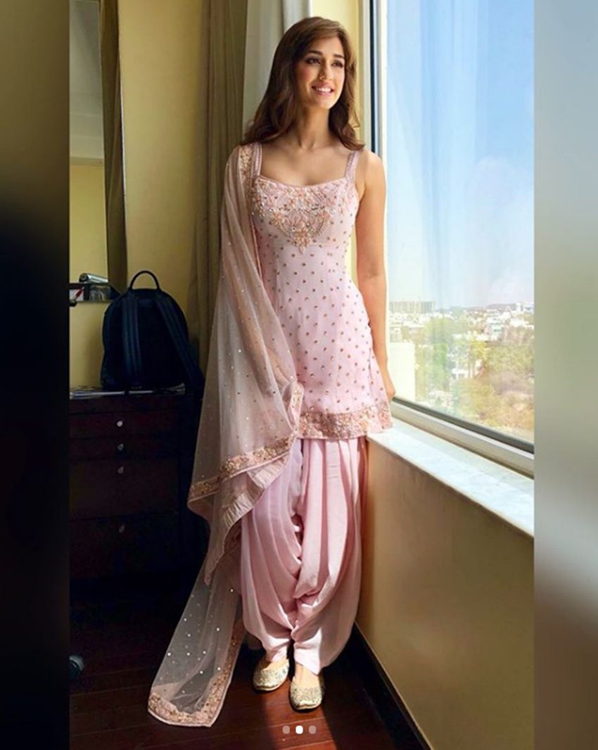 Disha Patani, Disha Patani Movies, Disha Patani Baaghi 2, Baaghi 2 Actress, Disha Patani Upcoming Movies, Disha Patani Tiger Shroff, Entertainment News in Hindi, Bollywood News in Hindi