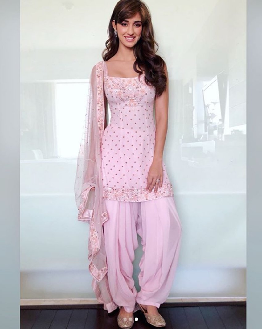 Disha Patani, Disha Patani Movies, Disha Patani Baaghi 2, Baaghi 2 Actress, Disha Patani Upcoming Movies, Disha Patani Tiger Shroff, Entertainment News in Hindi, Bollywood News in Hindi