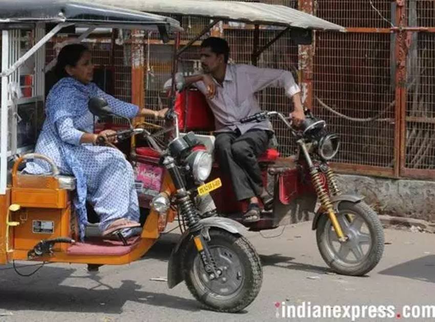Poonam, Poonam story, E Rickshaw Driver, E Rickshaw Driver of delhi, women E Rickshaw Driver, women E Rickshaw Driver in delhi, Story of E Rickshaw Driver, Story of Women E Rickshaw Driver, International Women Day, International Women Day story, International Women Day celebration, E Rickshaw Driver Poonam, E Rickshaw Driver Poonam in delhi, photo gallery