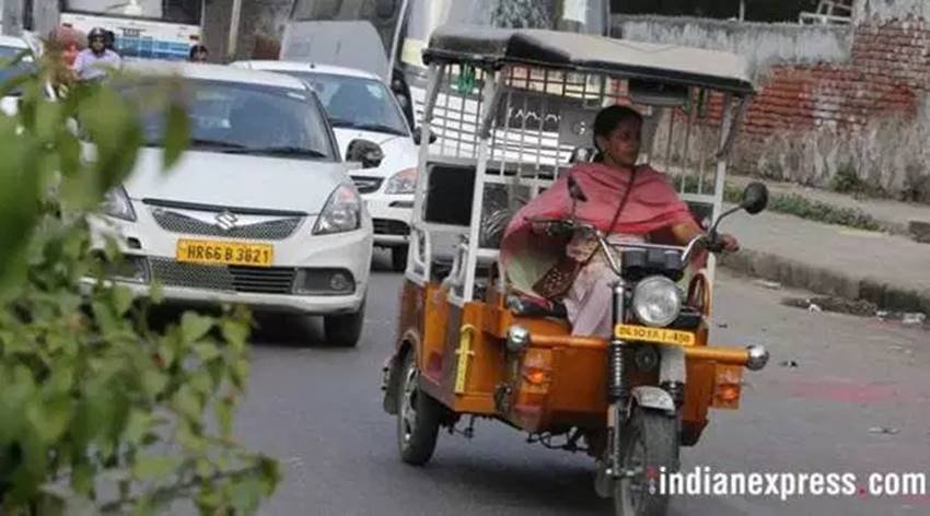 Poonam, Poonam story, E Rickshaw Driver, E Rickshaw Driver of delhi, women E Rickshaw Driver, women E Rickshaw Driver in delhi, Story of E Rickshaw Driver, Story of Women E Rickshaw Driver, International Women Day, International Women Day story, International Women Day celebration, E Rickshaw Driver Poonam, E Rickshaw Driver Poonam in delhi, photo gallery