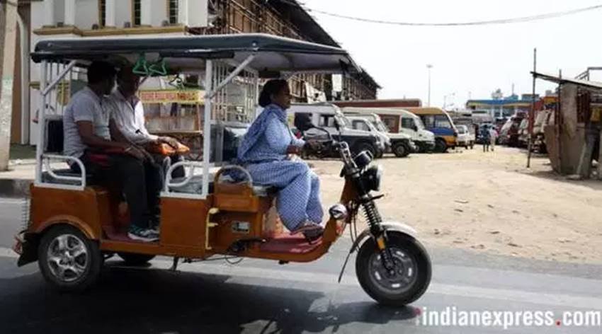 Poonam, Poonam story, E Rickshaw Driver, E Rickshaw Driver of delhi, women E Rickshaw Driver, women E Rickshaw Driver in delhi, Story of E Rickshaw Driver, Story of Women E Rickshaw Driver, International Women Day, International Women Day story, International Women Day celebration, E Rickshaw Driver Poonam, E Rickshaw Driver Poonam in delhi, photo gallery