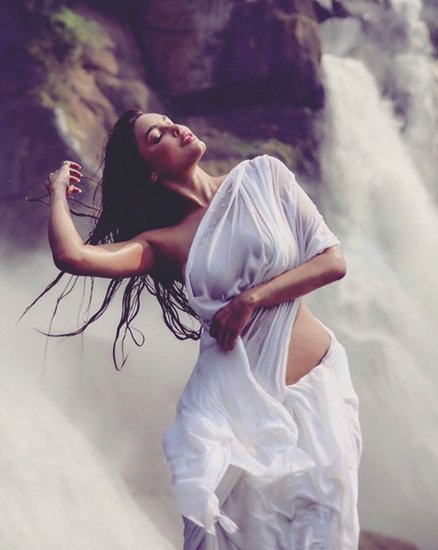 Gizele Thakral, Mandakini, Gizele Thakral Instagram, Gizele Thakral Latest Pics, Gizele Thakral Hot Photoshoot, Gizele Thakral Images, Gizele Thakral Images, Gizele, Bollywood News in Hindi, Entertainment News in Hindi