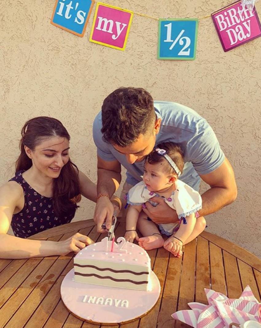 Inaya Naumi Khemu, Inaya Naumi Khemu pics, Inaya Naumi Khemu photos, Inaya Naumi Khemu pictures, Inaya Naumi Khemu birthday, Soha Ali Khan, Soha Ali Khan daughter, Soha Ali Khan family, Soha Ali Khan husband, Kunal Khemu, Kunal Khemu pics, Kunal Khemu photos, Kunal Khemu daughter, Kunal Khemu family, Kunal Khemu wife, Kunal Khemu Celebrate, Inaya Naumi Khemu Half Birthday, photo gallery