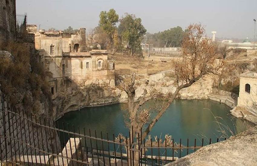 कटासराज मंदिर। (Source: Wikimedia Commons)