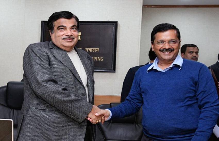 नितिन गडकरी और अरविंद केजरीवाल 