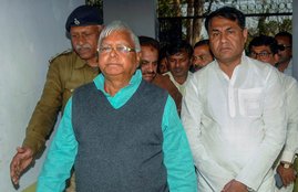Lalu Prasad Yadav, Lalu in jail, Lalu convicted, fodder scam, 14 Year jail, RIMS, dumka treasury case, cbi court, Ranchi jail, Lalu tension, RJD, Hindi news, Bihar news, Patna news, Jansatta