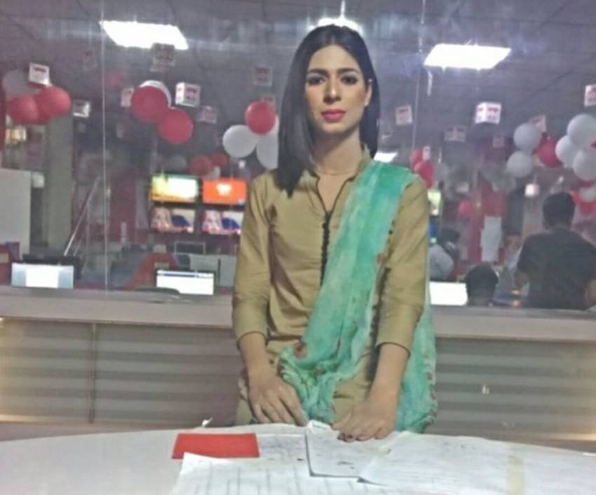 Maavia Malik, Maavia Malik pics, Maavia Malik photos, Maavia Malik pictures, Maavia Malik life, Maavia Malik interview, Maavia Malik news anchor, First News Anchor in Pakistan, Kohenoor News Channel, Kohenoor News Channel in Pakistan, Kohenoor News Channel Anchor, Transgender News Anchor, Transgender News Anchor in Pakistan, Transgender News Anchor pics, Transgender News Anchor photos, photo gallery