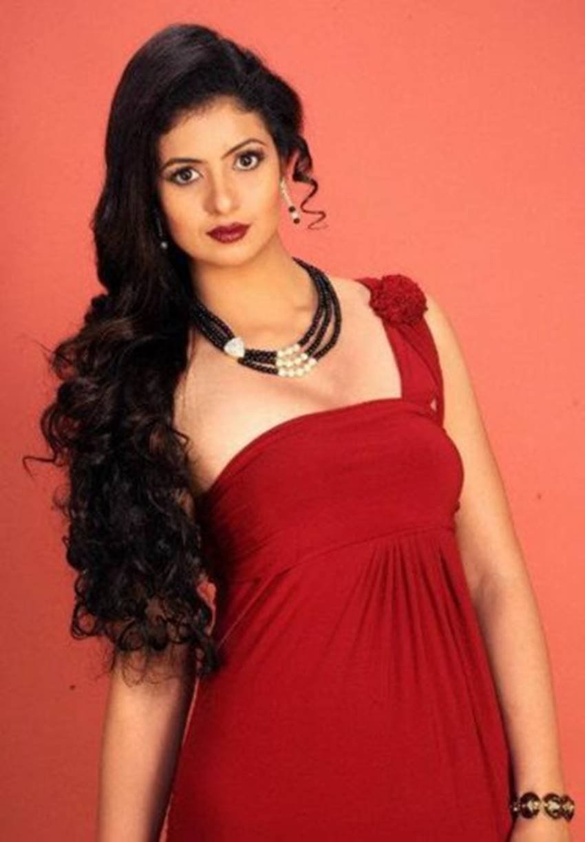 Mohammed Shami, Mohammed Shami case, Mohammed Shami controversy, Mohammed Shami update, Mohammed Shami wife, Hasin Jahan, Hasin Jahan pics, Hasin Jahan photos, Hasin Jahan pictures, Hasin Jahan Ex Husband, Hasin Jahan Ex Husband daughter, Elelder Daughter Expressed, Opinion on Mohammed Shami Case, Hasin Jahan wallpapers, photo gallery