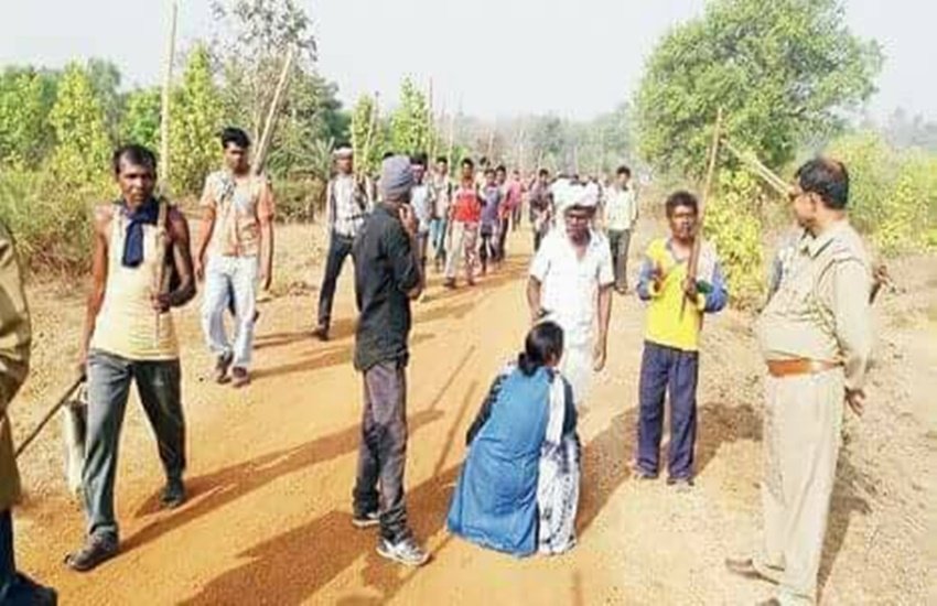 यूपी के वरिष्ठ पुलिस अधिकारी नवनीत सिकेरा ने अपने फेसबुक पेज पर पूरबी महतो की कुछ फोटो शेयर करते हुए उनकी खूब तारीफ की है। (Photo Source: Facebook@NavnietSekera)