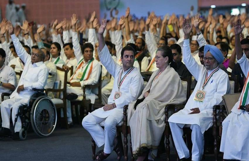 कांग्रेस के महाधिवेशन की तस्वीर (फोटो सोर्स- ट्विटर/@Atheist_Krishna)