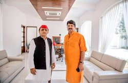 बसपा सुप्रीमो के सताए राजा भैया नहीं भूले हैं जख्‍म, बोले- अखिलेश के साथ हूं, मायावती के नहीं