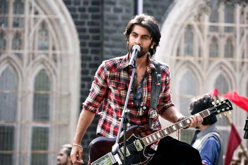 Ranbir Kapoor, Salman Khan, Hrithik Roshan, Sonakshi Sinha, Ranveer Singh, Katrina Kaif, Priyanka Chopra, Akshay Kumar, Shah Rukh Khan, Ranveer Singh Will Charge, Charge 5 Crores, 5 Crores For Performing, 15 Minutes at IPL 2018, Know Others Fees, actor fee, actress fee, fee for private functions, actress fee list, actors fee list, ipl 11, ipl, ipl opening ceremony 2018, ipl opening ceremony 11, photo gallery