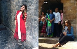 Raveena Tandon, Raveena Tandon fir, Raveena Tandon case, fir against Raveena Tandon, Raveena Tandon pics, Raveena Tandon photos, Raveena Tandon wallpapers, Raveena Tandon hot pics, Shooting An Advertisement, Sri Lingaraj Temple, Sri Lingaraj Temple shooting, photo gallery