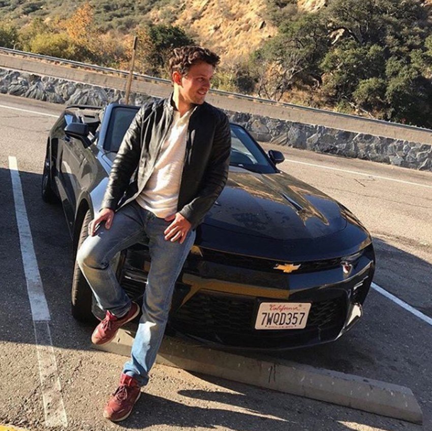 Shriya Saran, Russian Husband, Andrei Koscheev, Shriya Saran Russian Husband, Shriya Saran Kiss, Shriya Saran Kiss Pictures, Shriya Saran Marriage Pics, Shriya Saran Marriage, Shriya Saran Drishyam, Entertainment News in Hindi, Bollywood News in Hindi