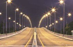 जल्द ही स्मार्ट स्ट्रीट लाइट से जगमगाएगा नोएडा