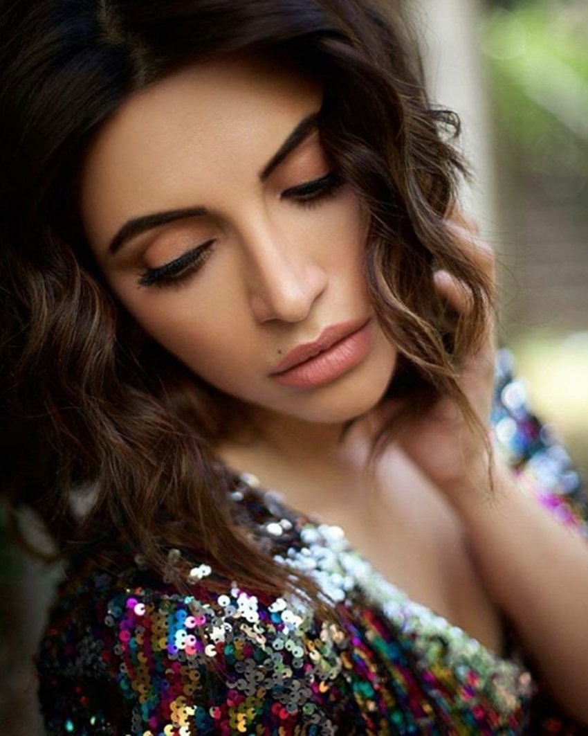 Shama Sikander, Shama Sikander Movies, Shama Sikander Hot Pics, Shama Sikander Bold Photos, Shama Sikander Latest Pictures, Shama Sikander Web Series, Shama Sikander Bollywood News, Entertainment News in Hindi