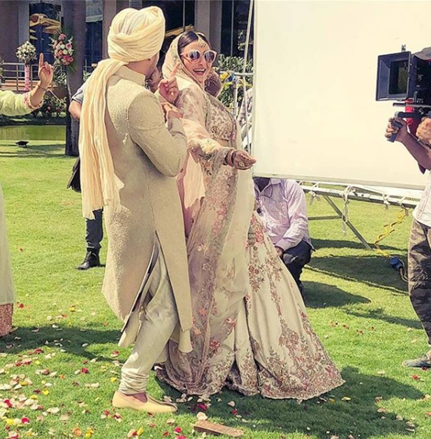 Soha Ali Khan, Soha Ali Khan pics, Soha Ali Khan photos, Soha Ali Khan pictures, Soha Ali Khan husband, Soha Ali Khan photoshoot, Kunal Khemu, Kunal Khemu pics, Kunal Khemu photos, Kunal Khemu pictures, Kunal Khemu wife, Kunal Khemu photoshoot, Kunal Khemu child, Kunal Khemu news pics, Bridal Photoshoot, Bridal Photoshoot of soha, Bridal Photoshoot of soha and kunal, photo gallery