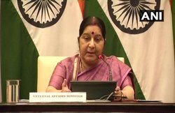 सुषमा स्वराज पर ग्वालियर में कोर्ट केस, लपेटे में ‘टाइगर ज़िंदा है’ की पूरी टीम