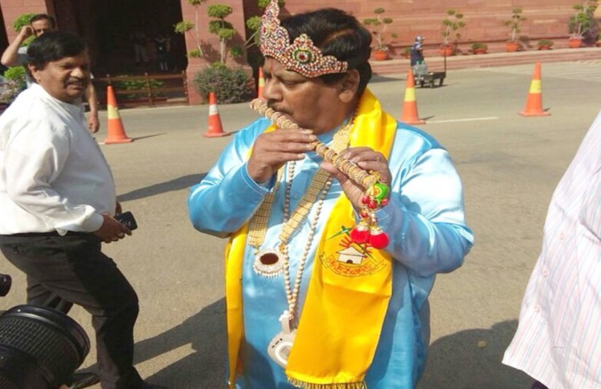 TDP सांसद शिवप्रसाद (फोटो सोर्स- ट्विटर/@_pallavighosh)