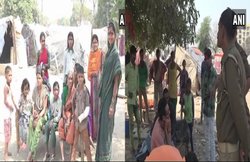 यूपी: झुग्गी बस्ती के बाशिंदों का धर्मांतरण की कोशिश! आरोप- समोसा खिलाकर दिया ईसाई बनने का लालच