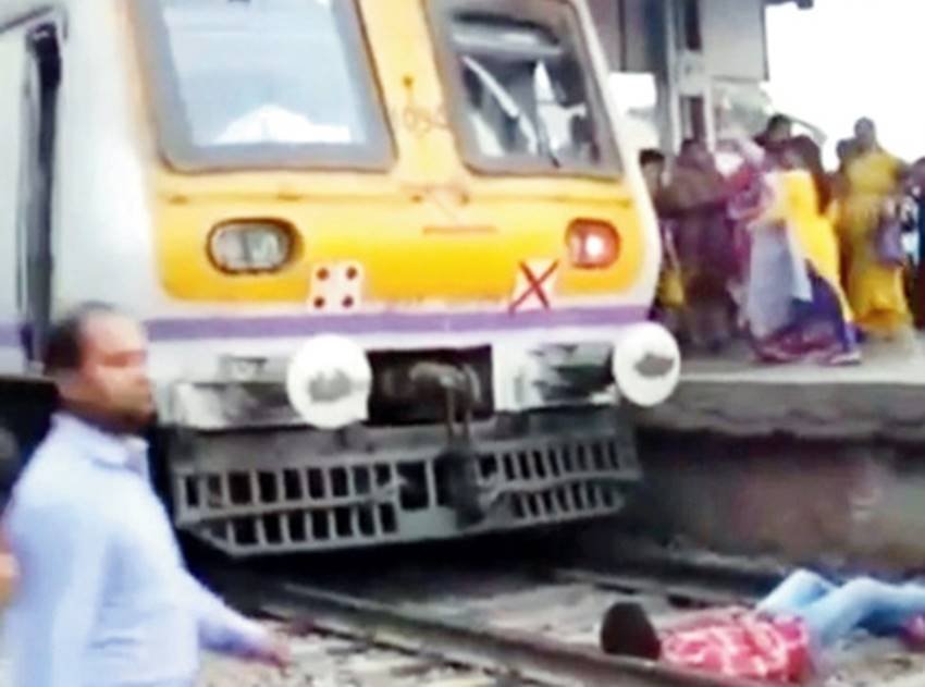 VJ Pawan Singh, VJ Pawan Singh case, VJ Pawan Singh videos, VJ Pawan Singh train video, VJ Pawan Singh and rpf, Dangerous Stunts, Dangerous Stunts For Prank Videos, Prank Videos, Prank Videos pics, Prank Videos case, Prank Videos of VJ Pawan Singh, photo gallery