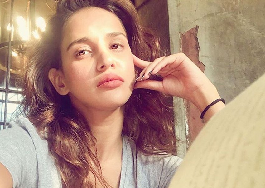 Bollywood actress, actress neha sharma, neha sharma sister, aisha sharma, aisha sharma bollywood debut, bollywood film tum bin 2, youngisthan film, bollywood news, entertainment news