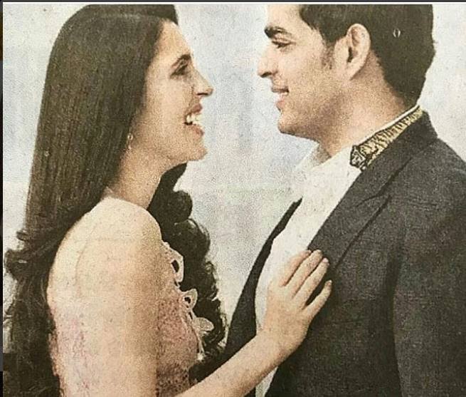 Ambani family,Mumbai, Siddhivinayak Temple, engagement ceremony, billionaire Mukesh Ambani, Akash Ambani, Shloka Mehta, Goa. Shloka, Russell Mehta, Nita Ambani, Mukesh Ambani, Reliance Industries, Shloka Mehta, Rosy Blue Diamonds, world's largest diamond trading companies, Bollywood News, Bollywood News in Hindi, News in Hindi, Entertenment news in Hindi, crime news, naitonal news, international news, trending news, twitter news, Viral story in Hindi, Latest news in Hindi, Jansatta