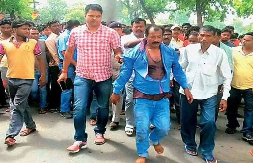 झारखंड में मांस कारोबारी अलीमुद्दीन की भीड़ ने पीट-पीटकर हत्या कर दी थी