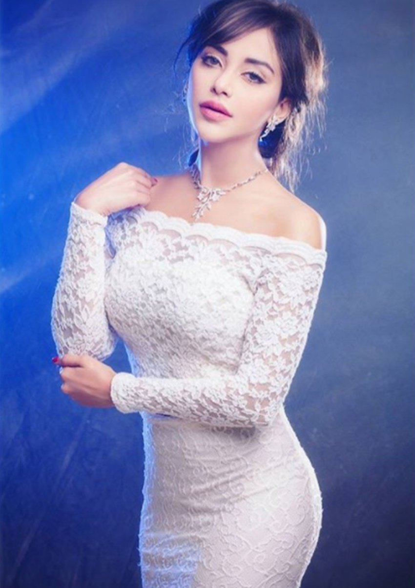 Angela Krislinzki, model Angela Krislinzki, actress Angela Krislinzki, bollywood actress Angela Krislinzki, south indian actress Angela Krislinzki, Angela Krislinzki photos, Angela Krislinzki bold photos, Angela Krislinzki hot photos, Angela Krislinzki bollywood debut, Angela Krislinzki 1921, Angela Krislinzki negative role, Angela Krislinzki in TV show, Indiaz next super star, star plus, Angela Krislinzki, instagram, entertainment, jansatta