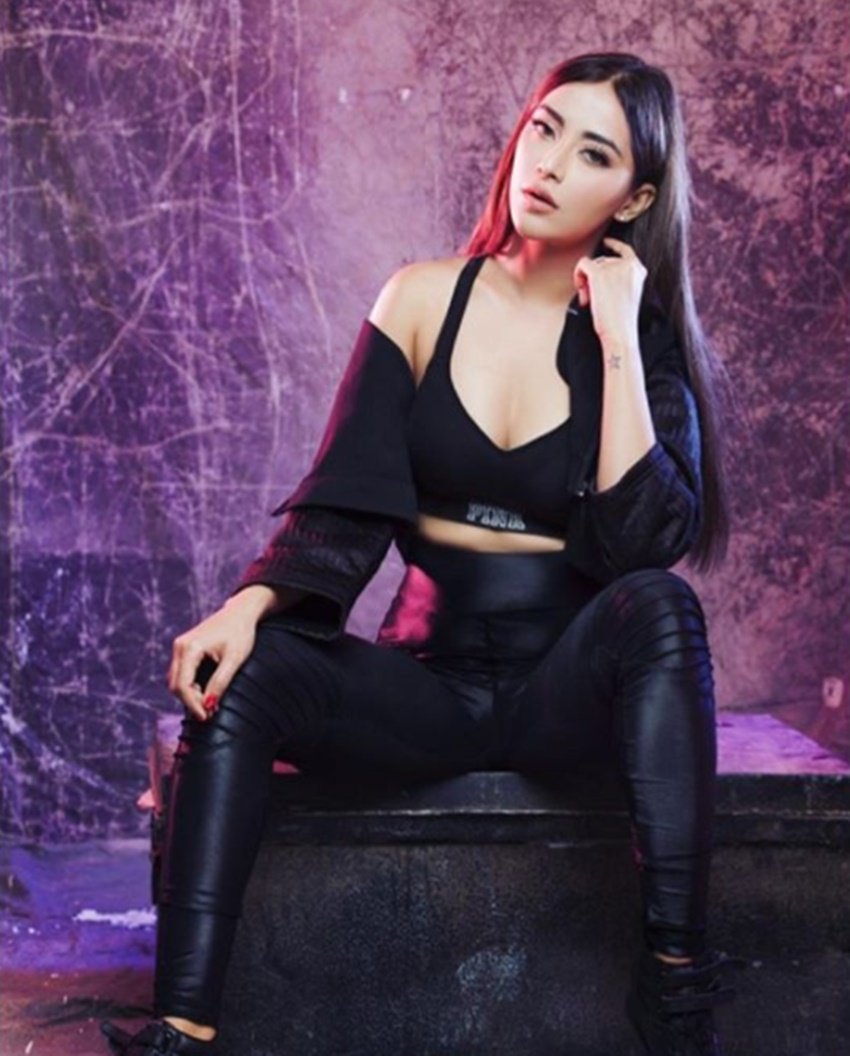 Angela Krislinzki, model Angela Krislinzki, actress Angela Krislinzki, bollywood actress Angela Krislinzki, south indian actress Angela Krislinzki, Angela Krislinzki photos, Angela Krislinzki bold photos, Angela Krislinzki hot photos, Angela Krislinzki bollywood debut, Angela Krislinzki 1921, Angela Krislinzki negative role, Angela Krislinzki in TV show, Indiaz next super star, star plus, Angela Krislinzki, instagram, entertainment, jansatta