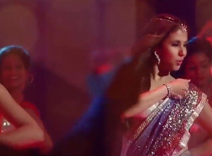 urmila matondkar, urmila, blackmail, bewafa beauty, blackmail new song, urmila matondkar songs, amit trivedi, urmila matondkar photos, irrfan khan