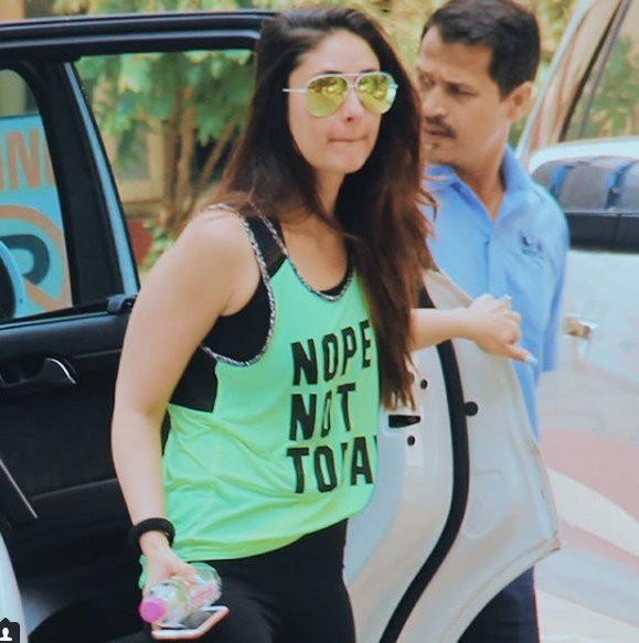 kareena kapoor khan, kareena kapoor khan viral photos, kareena kapoor viral, kareena kapoor latest photos, kareena kapoor cool look, kareena kapoor khan casual look, kareena kapoor khan photos, kareena kapoor khan gallery