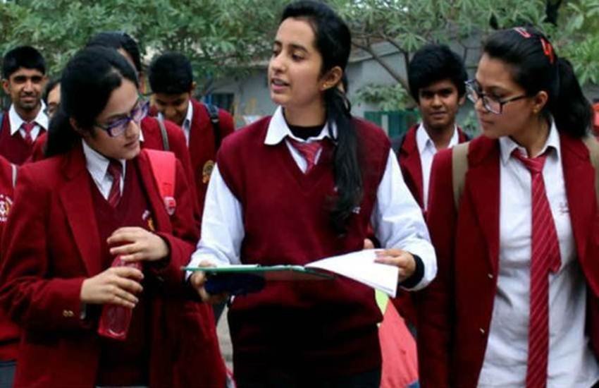 CBSE Class 10 Maths, Class 12 Economics Paper 2018: 10वीं के गणित और 12वीं की अर्थशास्त्र परीक्षा के प्रश्न पत्र लीक होने की रिपोर्ट्स आई थीं।