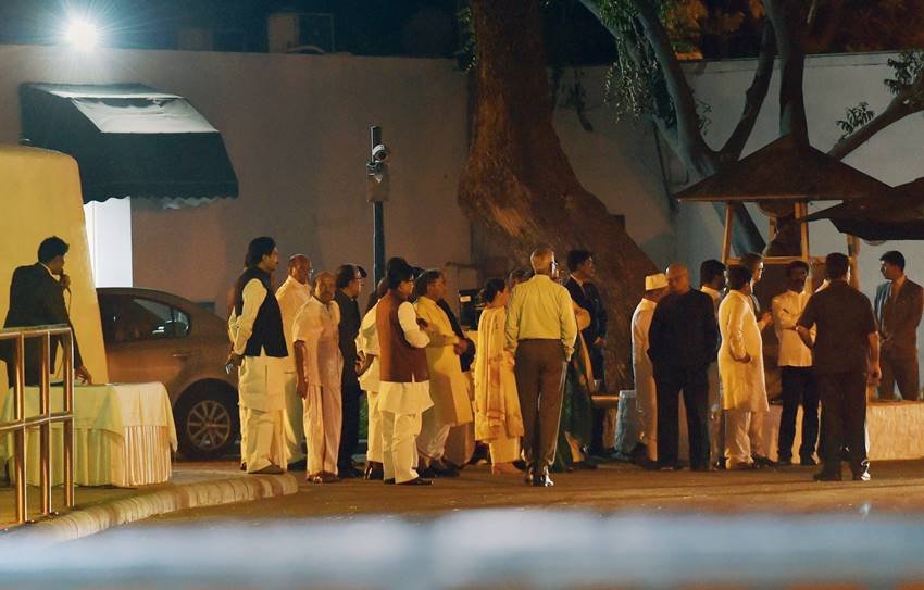 sonia gandhi, sonia gandhi dinner, opposition dinner, congress, rahul gandhi, parliament session, bjp, non-bjp front,