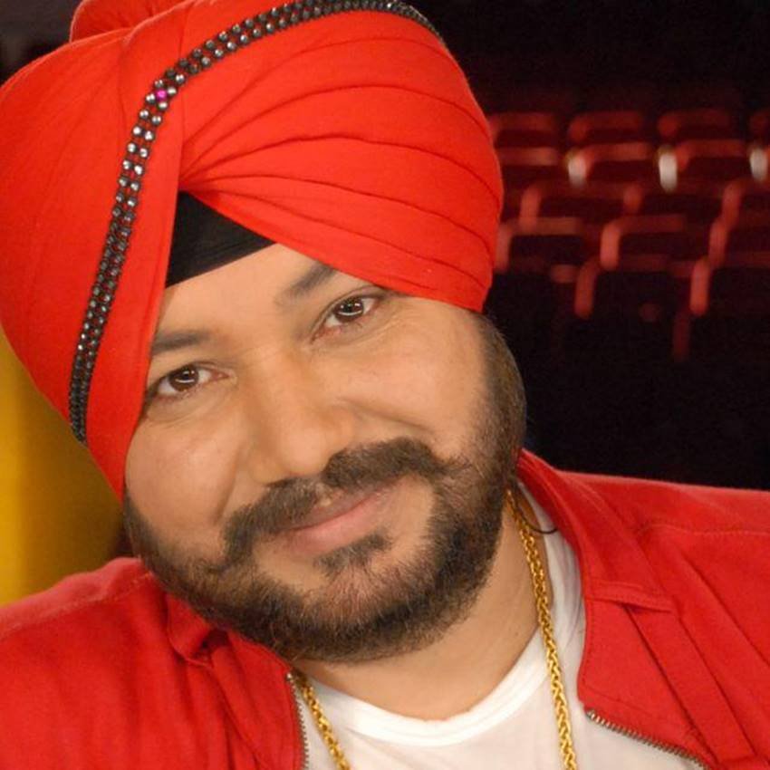 इसके बाद दलेर का 'तुनक तुनक तुन' गाना लोगों के दिमाग पर चढ़ गया और वह पहले एशियन आर्टिस्ट बन गए जिसे ऑनलाइन 80 मिलियन हिट्स मिले थे। भारत में ब्लू स्क्रीन तकनीकि से बनाया गया यह पहला म्यूजिक वीडियो था। तुनक तुनक तुन को रापा अवॉर्ड, चैनल वी अवॉर्ड, वीडियोकॉन अवॉर्ड और द स्क्रीन अवॉर्ड मिला।